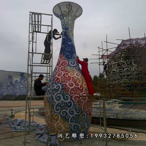 不锈钢城市花瓶雕塑