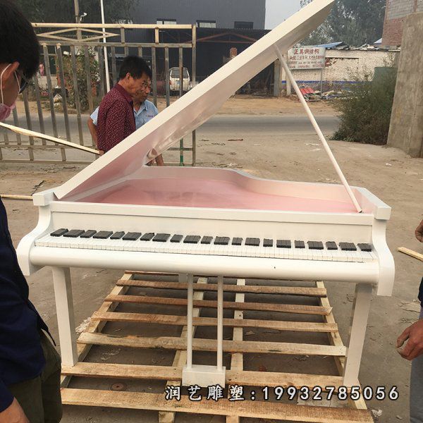 小区不锈钢乐器景观雕塑
