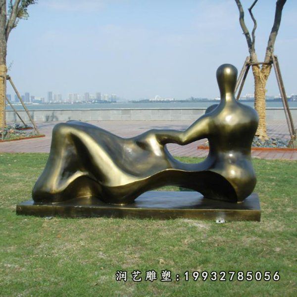 草坪抽象人物铜雕