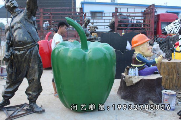草坪玻璃钢青椒雕塑