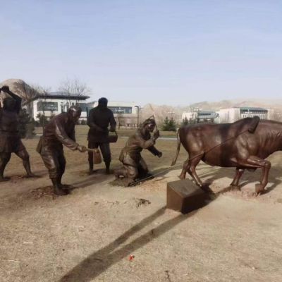 辽宁沈阳商业街农耕铜雕