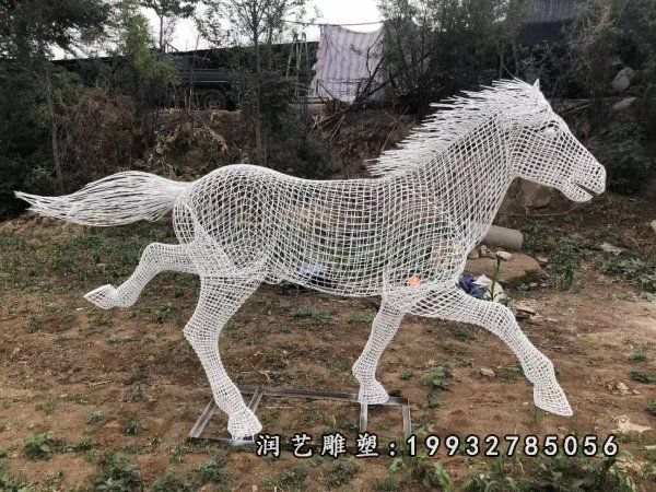 不锈钢镂空马雕塑