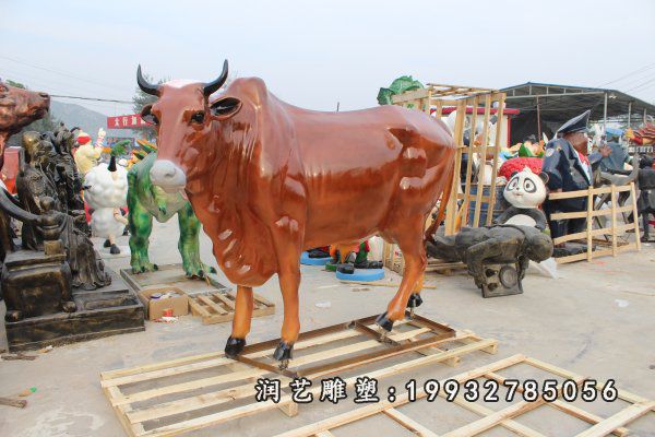 玻璃钢街道黄牛动物雕塑