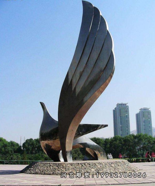 广场不锈钢翅膀雕塑