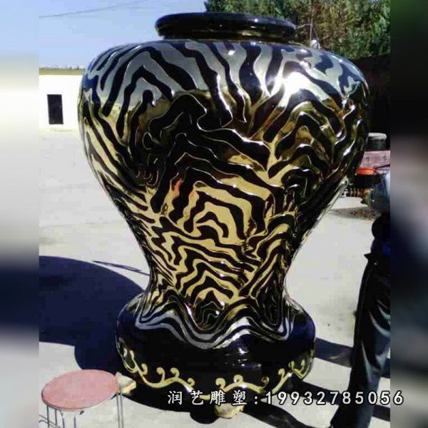 不锈钢街道花瓶雕塑