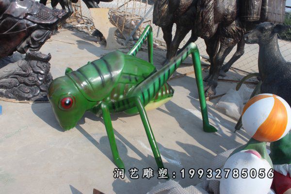 玻璃钢广场蝈蝈雕塑