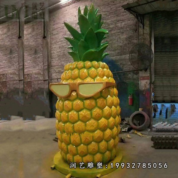 玻璃钢景观菠萝雕塑