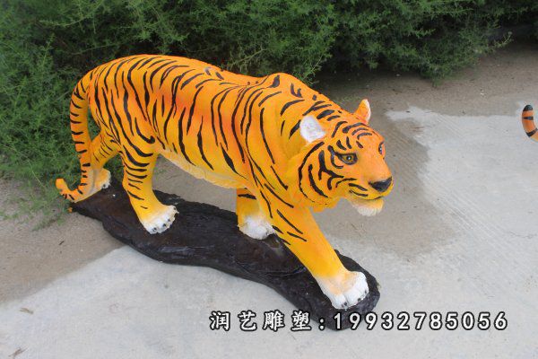 玻璃钢公园老虎雕塑