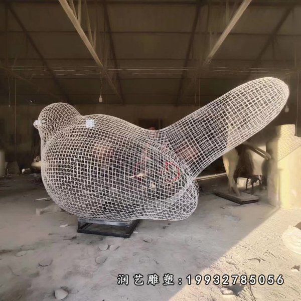 草坪不锈钢鸟雕塑