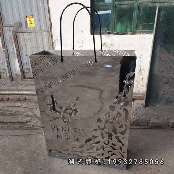 公园不锈钢购物袋雕塑