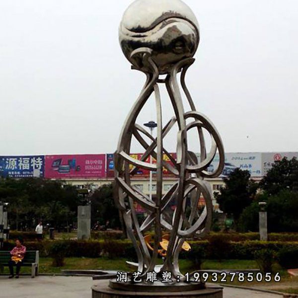 草坪不锈钢花瓶雕塑