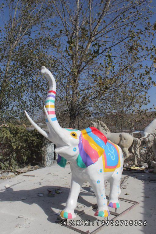 公园玻璃钢大象动物雕塑