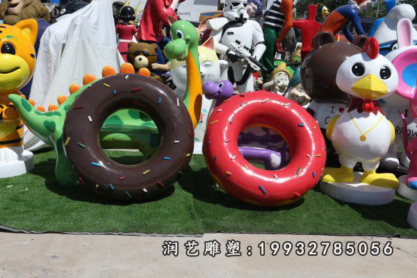 校园玻璃钢甜甜圈雕塑
