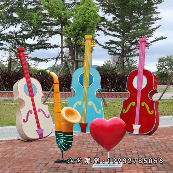 草坪玻璃钢大提琴景观雕塑
