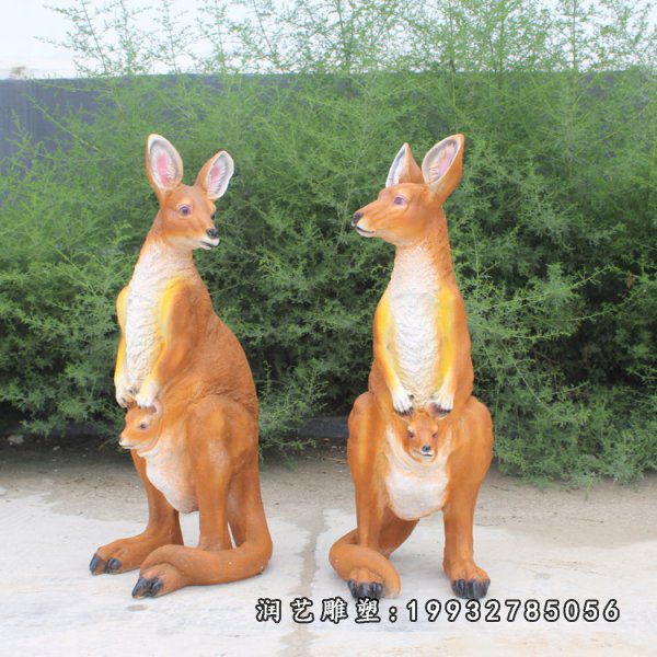 商场玻璃钢袋鼠雕塑