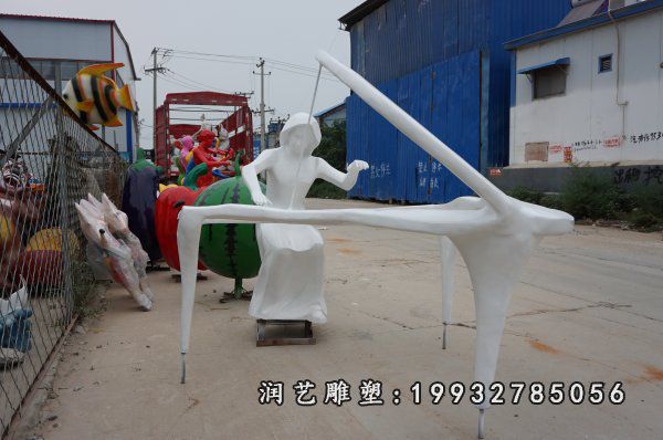 草坪玻璃钢弹钢琴雕塑