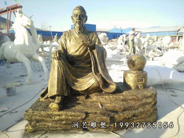 小区人物张仲景铜雕
