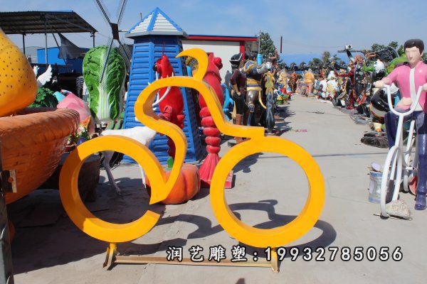 草坪不锈钢骑车雕塑