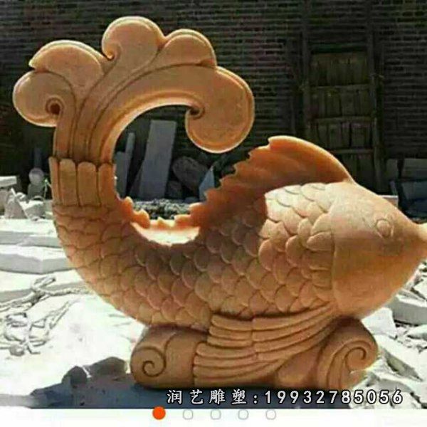 草坪动物鱼石雕