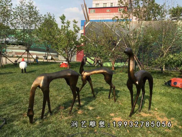 小区动物鹿铜雕