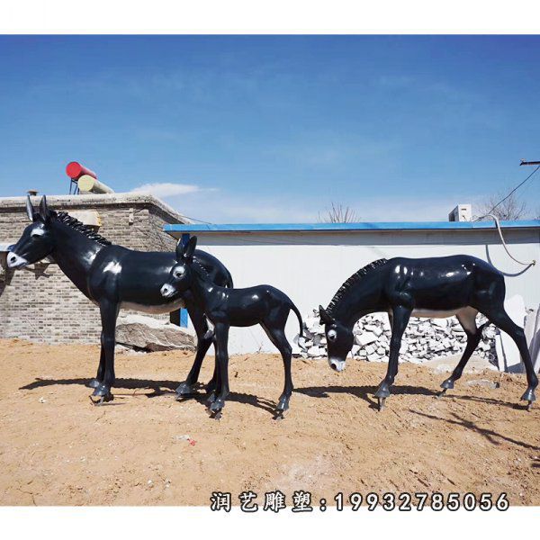 公园玻璃钢驴动物雕塑