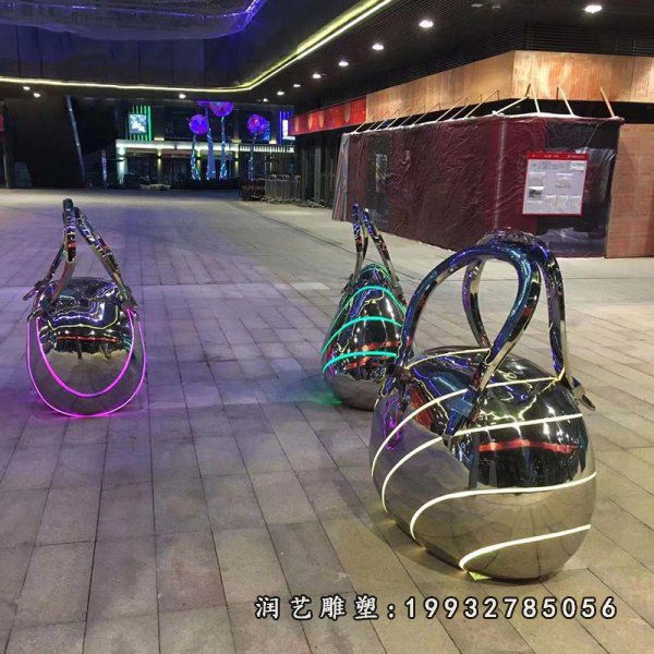 商业街不锈钢手提包雕塑