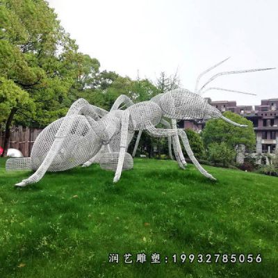 不锈钢镂空蚂蚁雕塑
