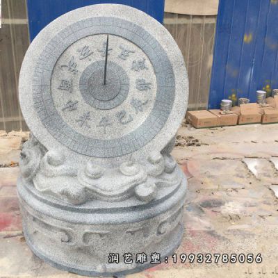 大理石广场日晷雕塑