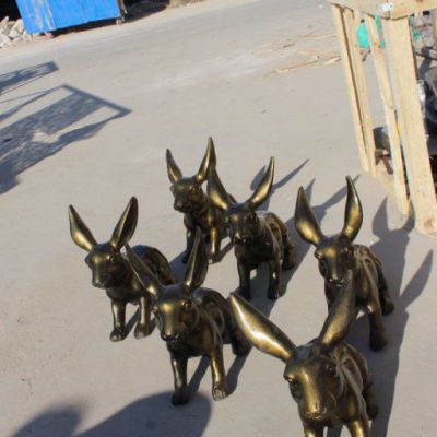 铜雕公园兔子雕塑