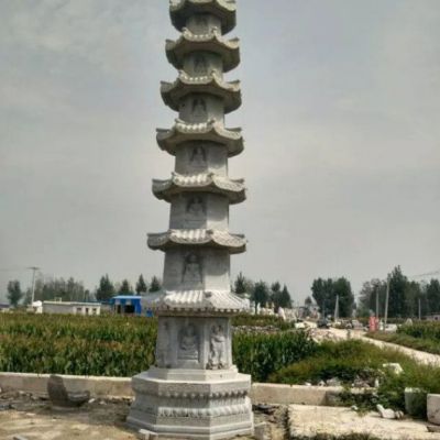 大理石寺庙塔雕塑