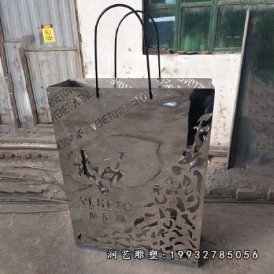 公园不锈钢购物袋雕塑