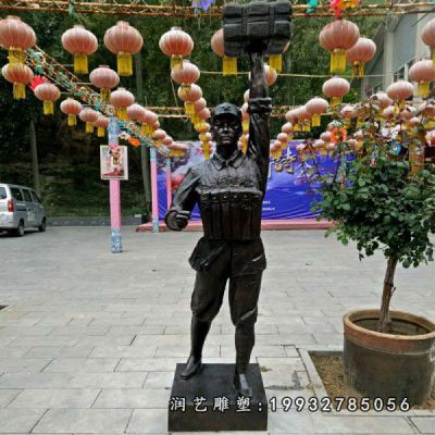 商场董存瑞人物铜雕