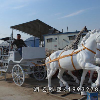 酒店玻璃钢马车雕塑