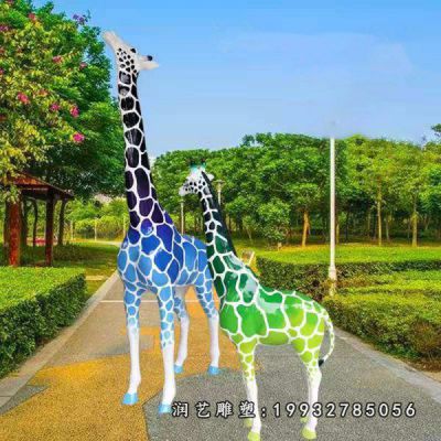 户外玻璃钢长颈鹿雕塑