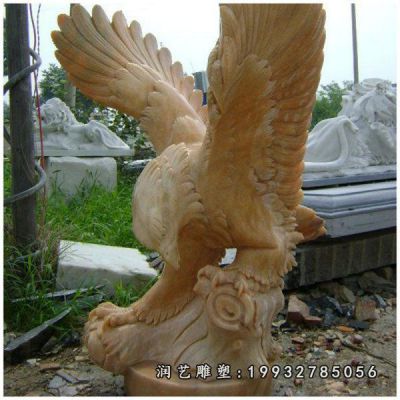 街道老鹰动物石雕