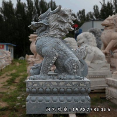 街道麒麟动物石雕