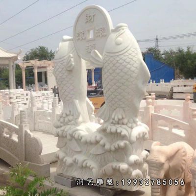 公园鱼动物石雕
