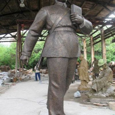 广场雷锋人物铜雕