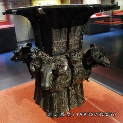 园林四羊方尊景观铜雕