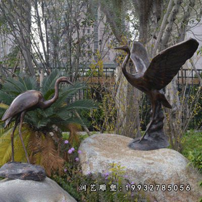 街道仙鹤动物铜雕