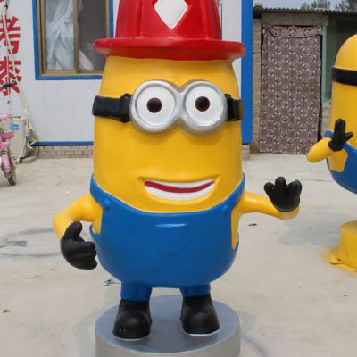 草坪玻璃钢小黄人雕塑