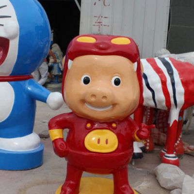 游乐场玻璃钢猪猪侠雕塑