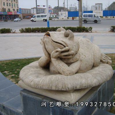 广场动物青蛙石雕