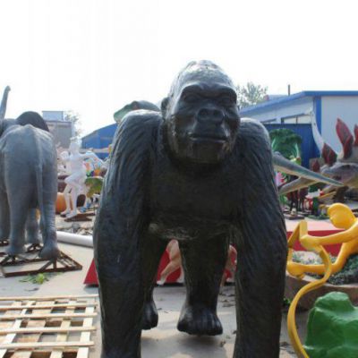 街道玻璃钢猩猩雕塑