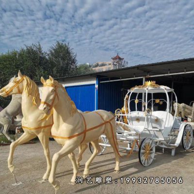 草坪玻璃钢马车雕塑