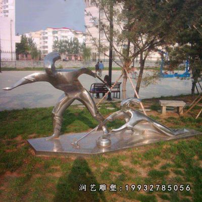 草坪不锈钢抽象人物雕塑