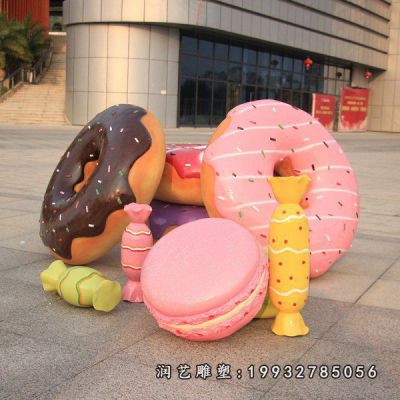 草坪玻璃钢甜甜圈雕塑