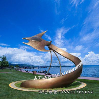 草坪不锈钢龙雕塑